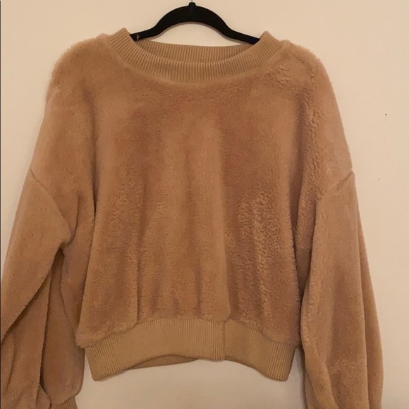 Fuzzy tan sweatshirt - Picture 1 of 2